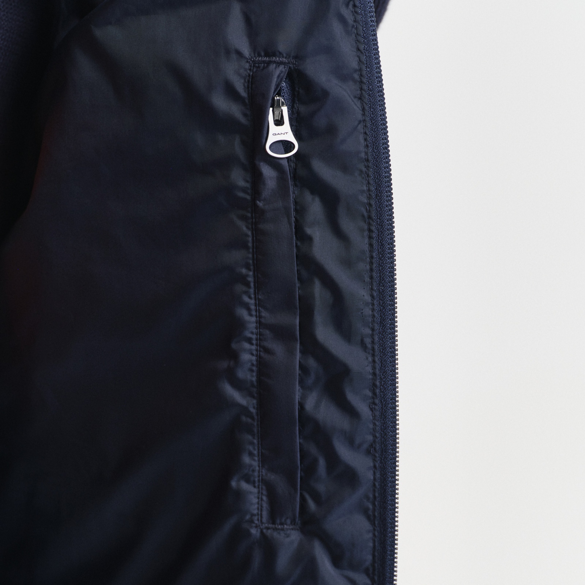 GANT Erkek Lacivert Regular Fit Dik Yaka Kaz Tüyü Yelek