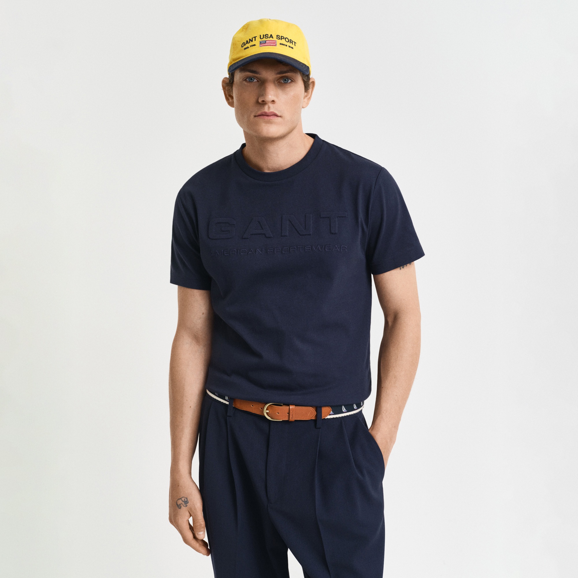 GANT Erkek Lacivert Regular Fit Bisiklet Yaka Logolu T-Shirt