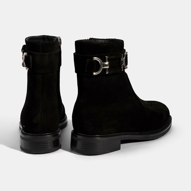  Kadın Siyah Metal Aksesuarlı Süet Bot