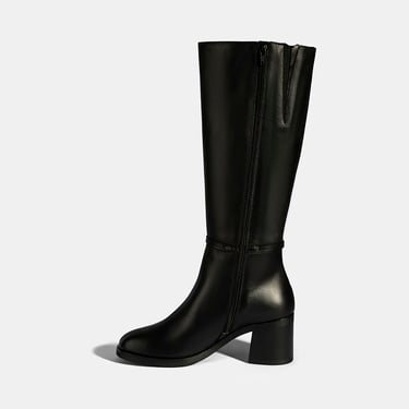  Kadın Siyah Metal Aksesuarlı Deri Çizme
