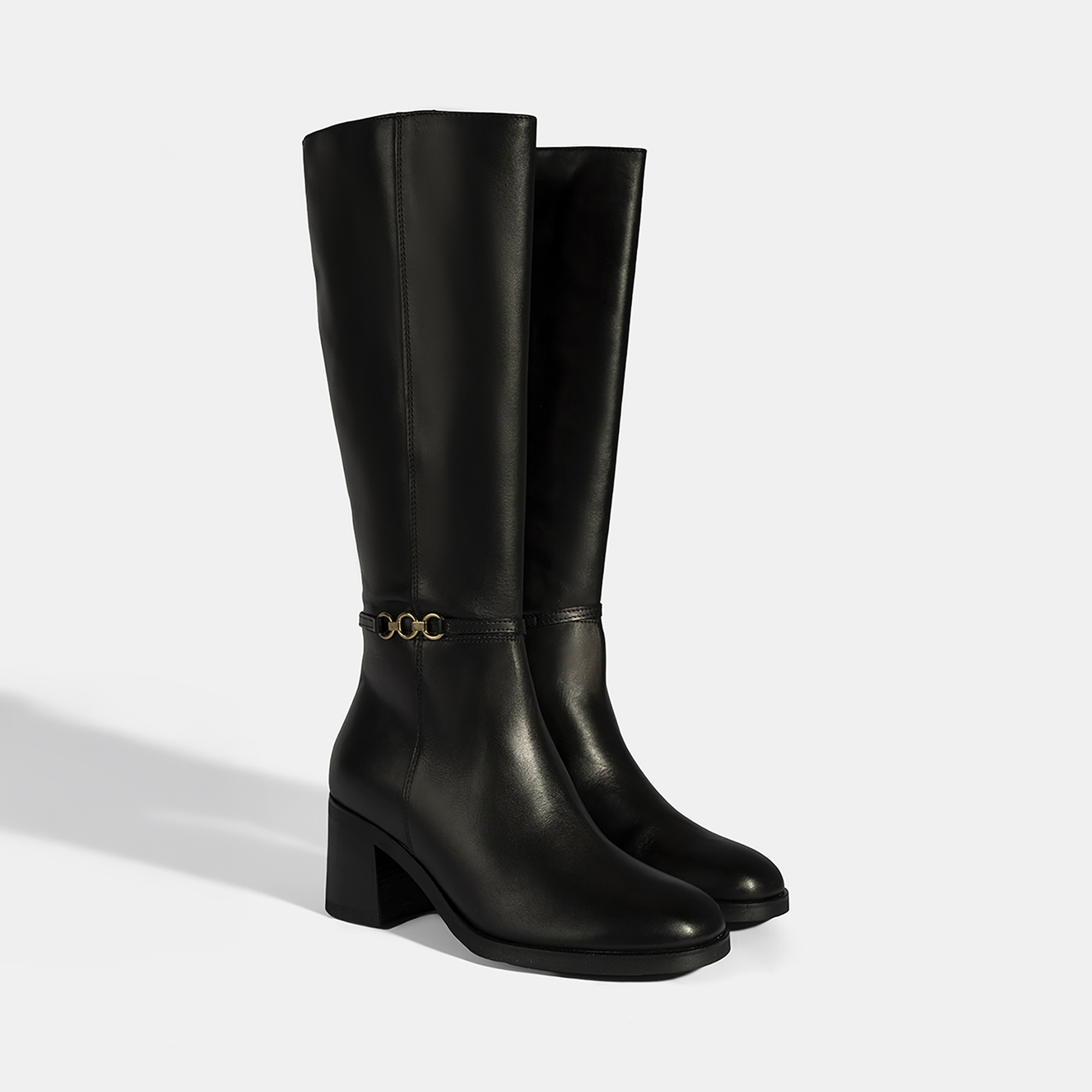 Kadın Siyah Metal Aksesuarlı Deri Çizme