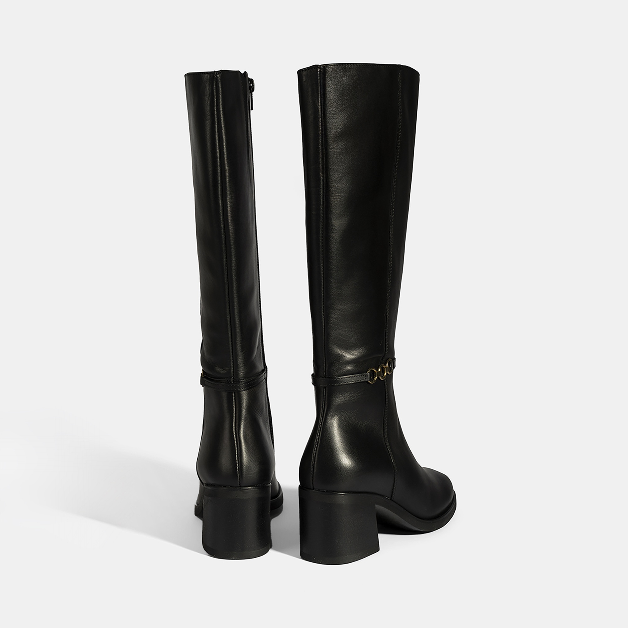 Kadın Siyah Metal Aksesuarlı Deri Çizme