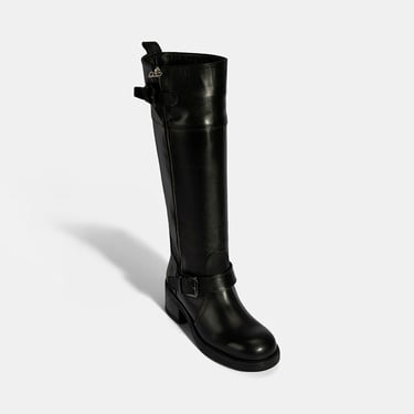  Kadın Siyah Metal Toka Detaylı Deri Çizme