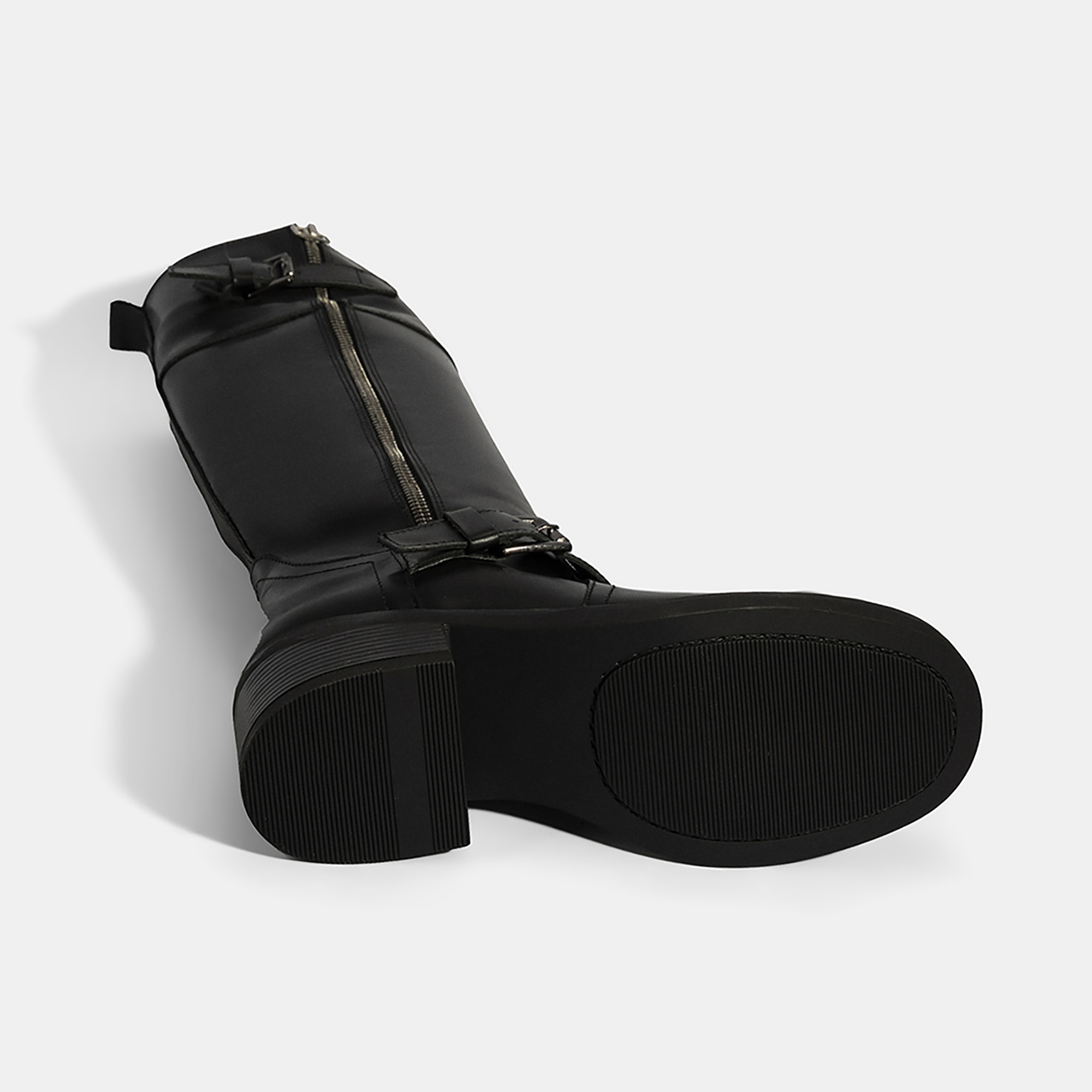 Kadın Siyah Metal Toka Detaylı Deri Çizme