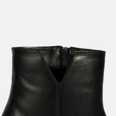  Kadın Siyah İnce Topuklu Sivri Burunlu Deri Bot