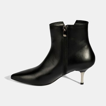  Kadın Siyah İnce Topuklu Sivri Burunlu Deri Bot