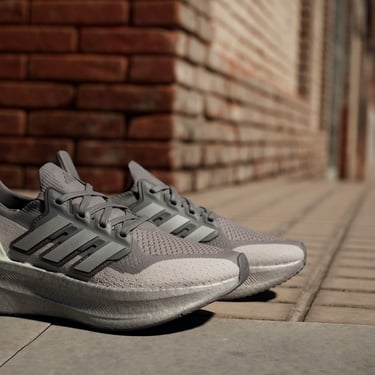  adidas Ultraboost 5 Kadın Gri Koşu Ayakkabısı
