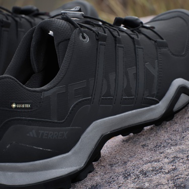  adidas Terrex Swift R2 Gore Tex Erkek Siyah Outdoor Ayakkabısı