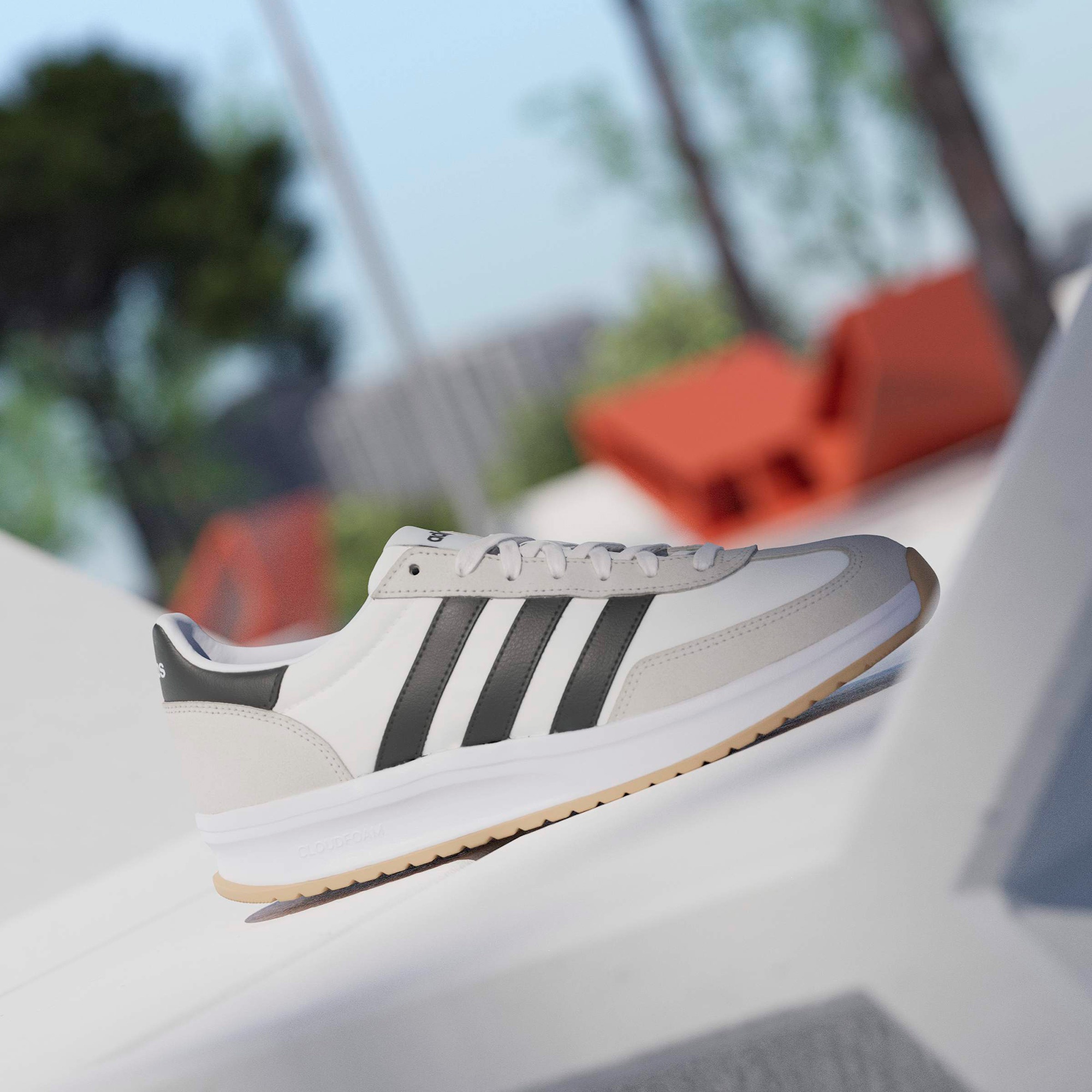 adidas Run 70S 2.0 Erkek Beyaz Koşu Ayakkabısı