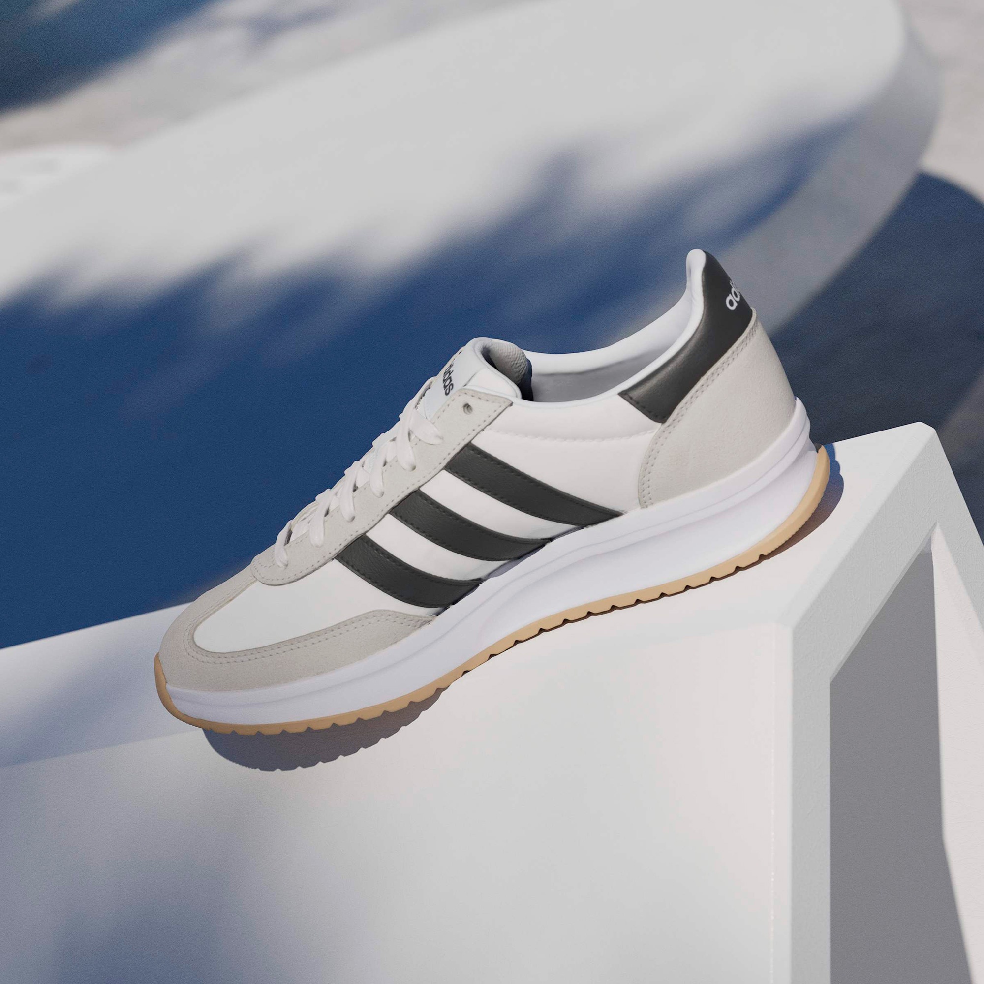 adidas Run 70S 2.0 Erkek Beyaz Koşu Ayakkabısı