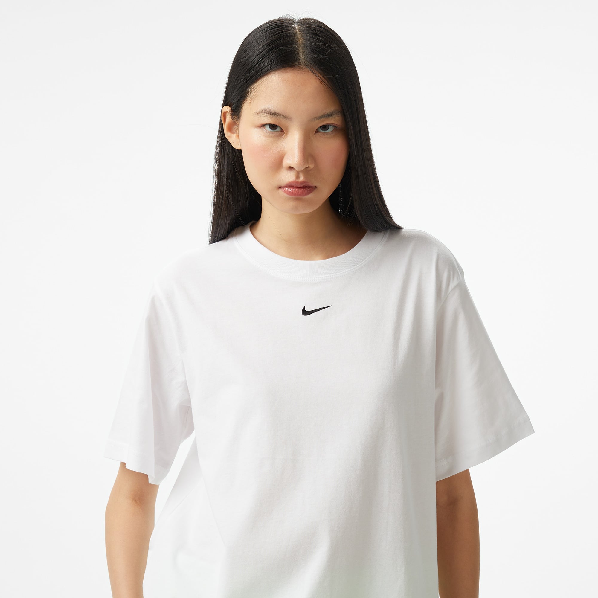 Nike Sportswear Essential Kadın Beyaz T-Shirt