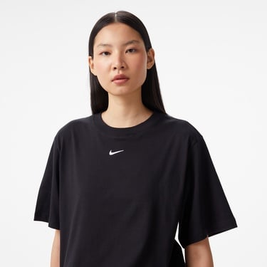  Nike Sportswear Essential Kadın Siyah T-Shirt
