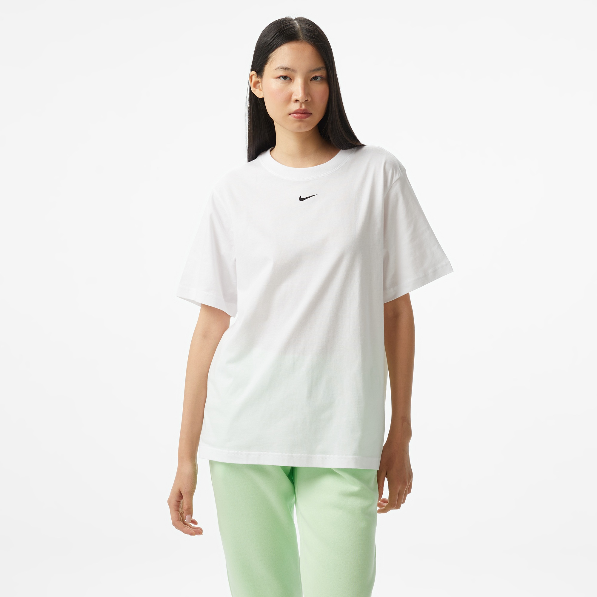 Nike Sportswear Essential Kadın Beyaz T-Shirt
