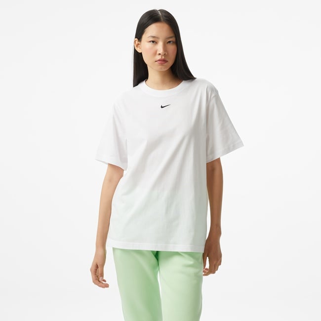  Nike Sportswear Essential Kadın Beyaz T-Shirt