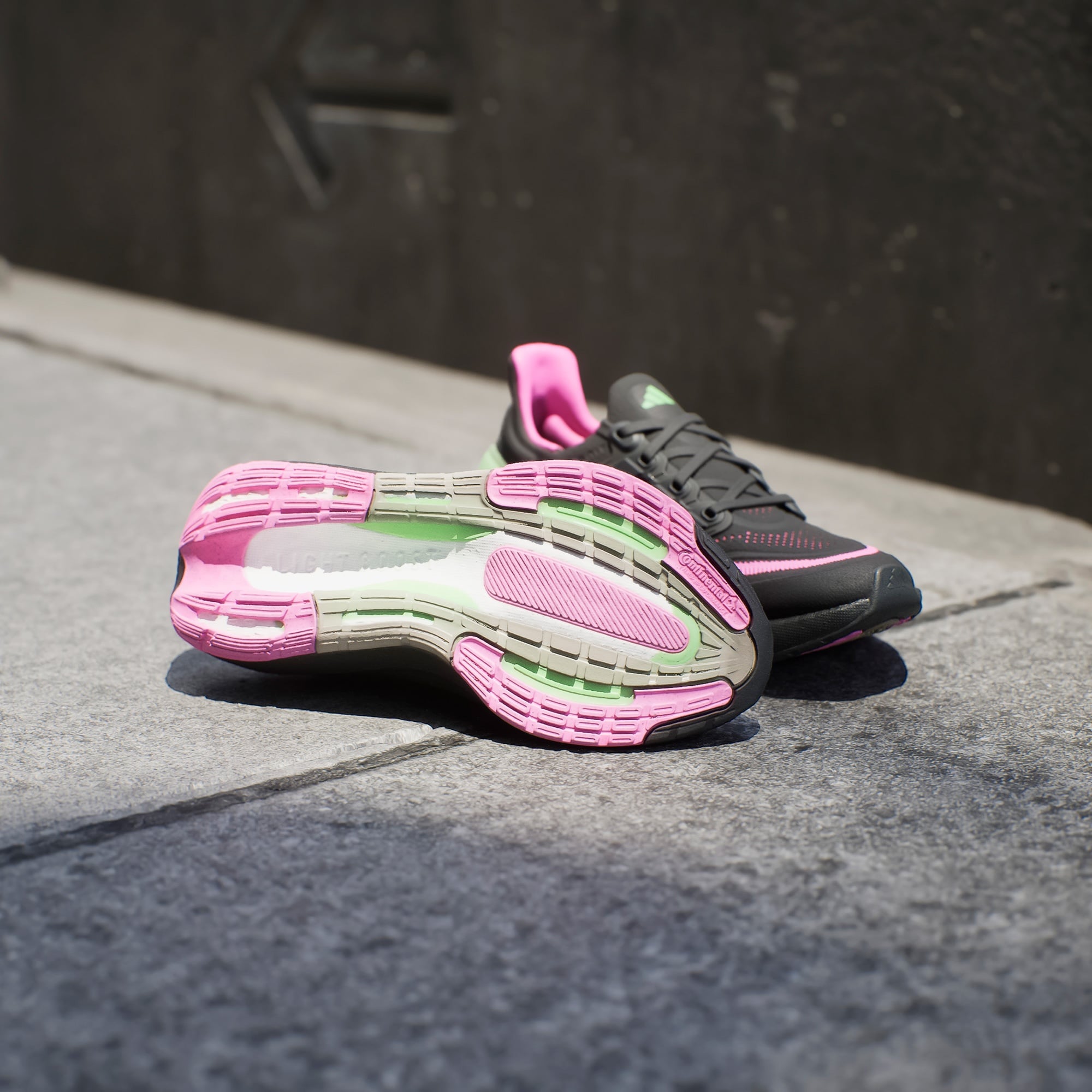 adidas Ultraboost Light Kadın Siyah Koşu Ayakkabısı