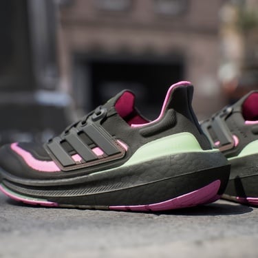  adidas Ultraboost Light Kadın Siyah Koşu Ayakkabısı