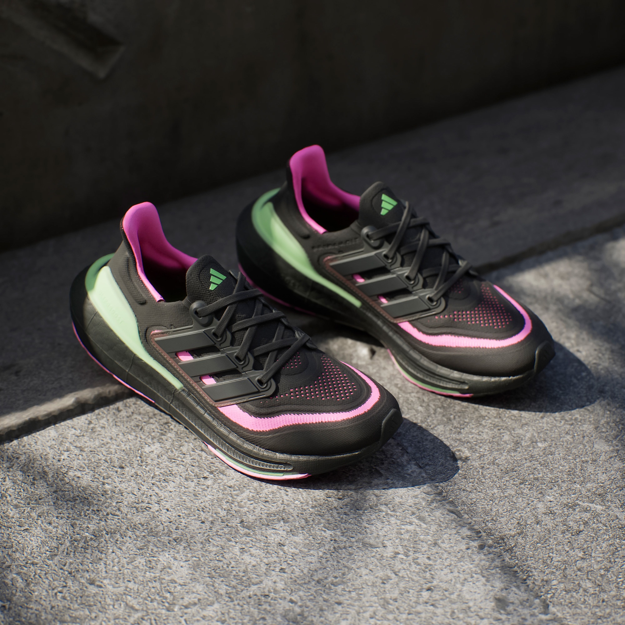 adidas Ultraboost Light Kadın Siyah Koşu Ayakkabısı