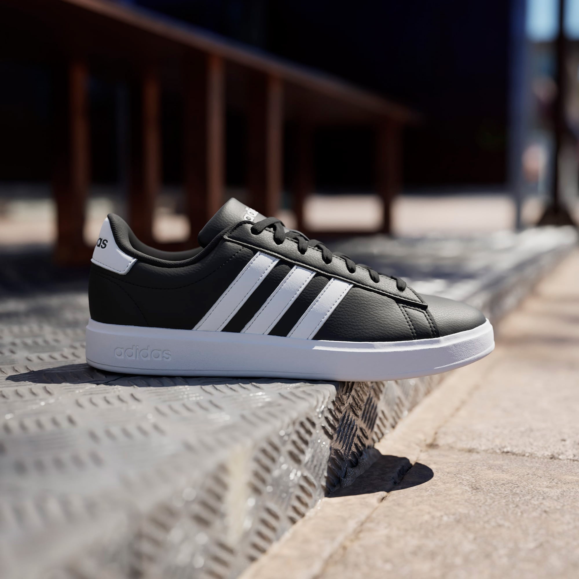 adidas Grand Court Cloudfoam Comfort Erkek Siyah Günlük Spor Ayakkabı