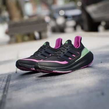  adidas Ultraboost Light Kadın Siyah Koşu Ayakkabısı