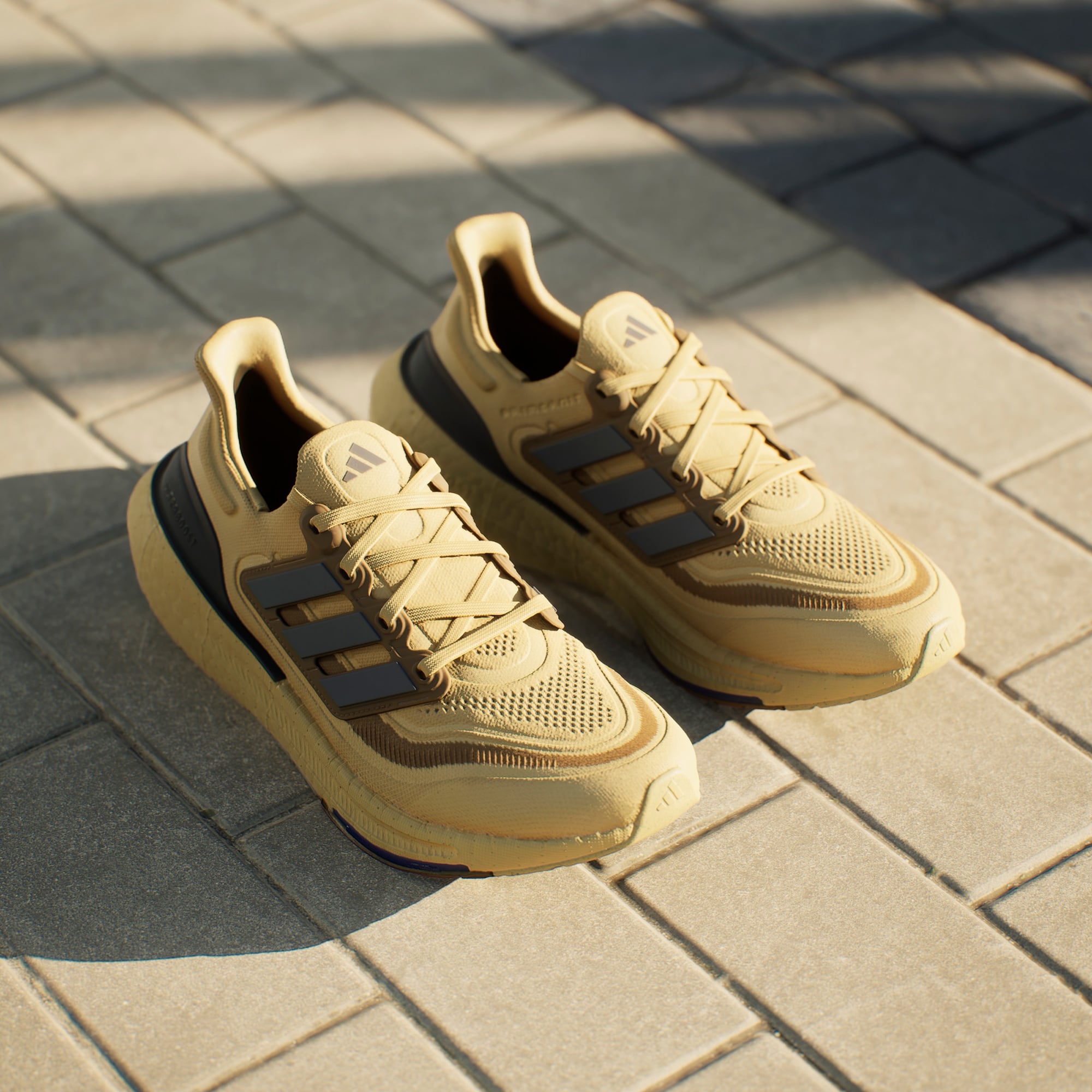 adidas Ultraboost Light Unisex Kahverengi Koşu Ayakkabısı