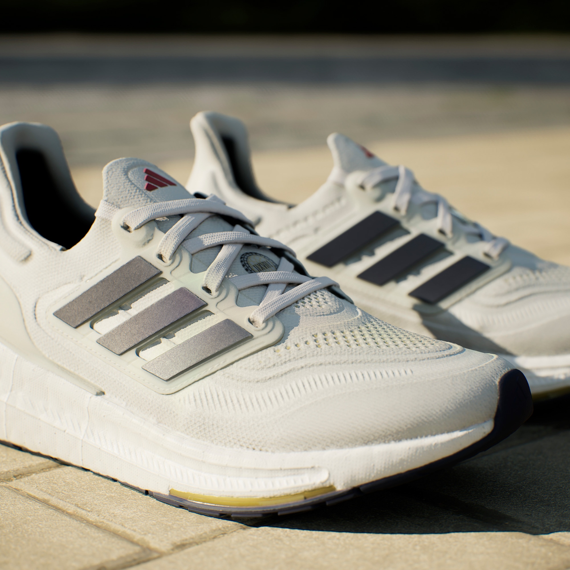 adidas Ultraboost Light  Kadın Gri Koşu Ayakkabısı