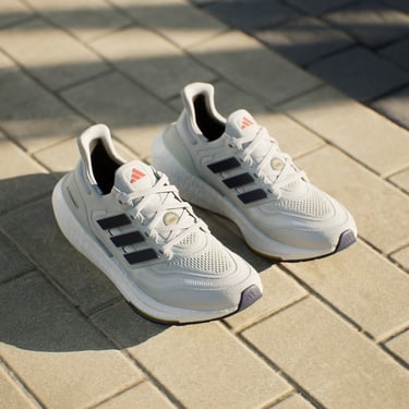  adidas Ultraboost Light  Kadın Gri Koşu Ayakkabısı