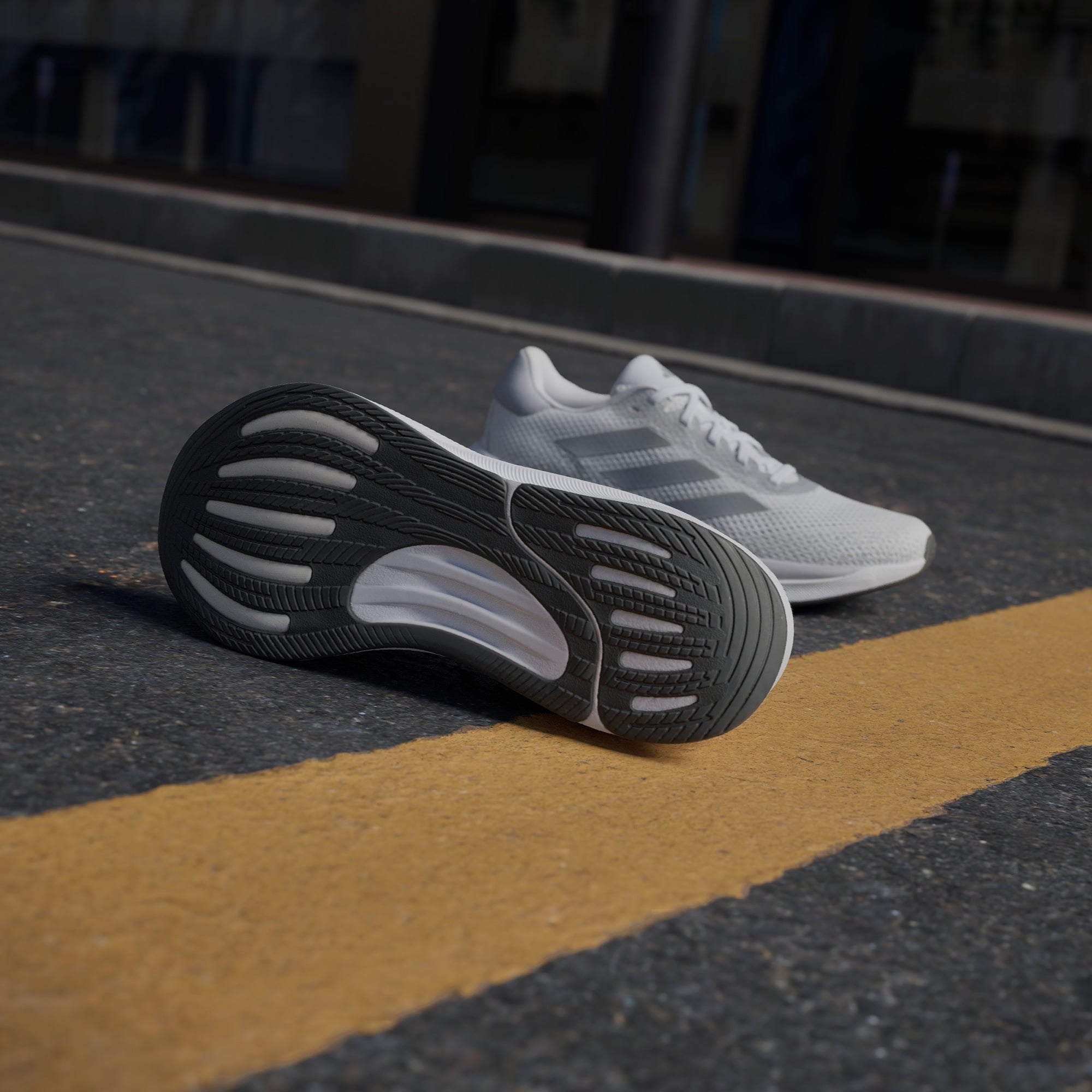 adidas Supernova Stride Kadın Gri Koşu Ayakkabısı