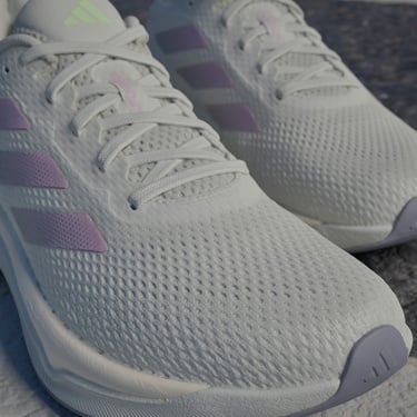  adidas Supernova Stride Kadın Beyaz Koşu Ayakkabısı