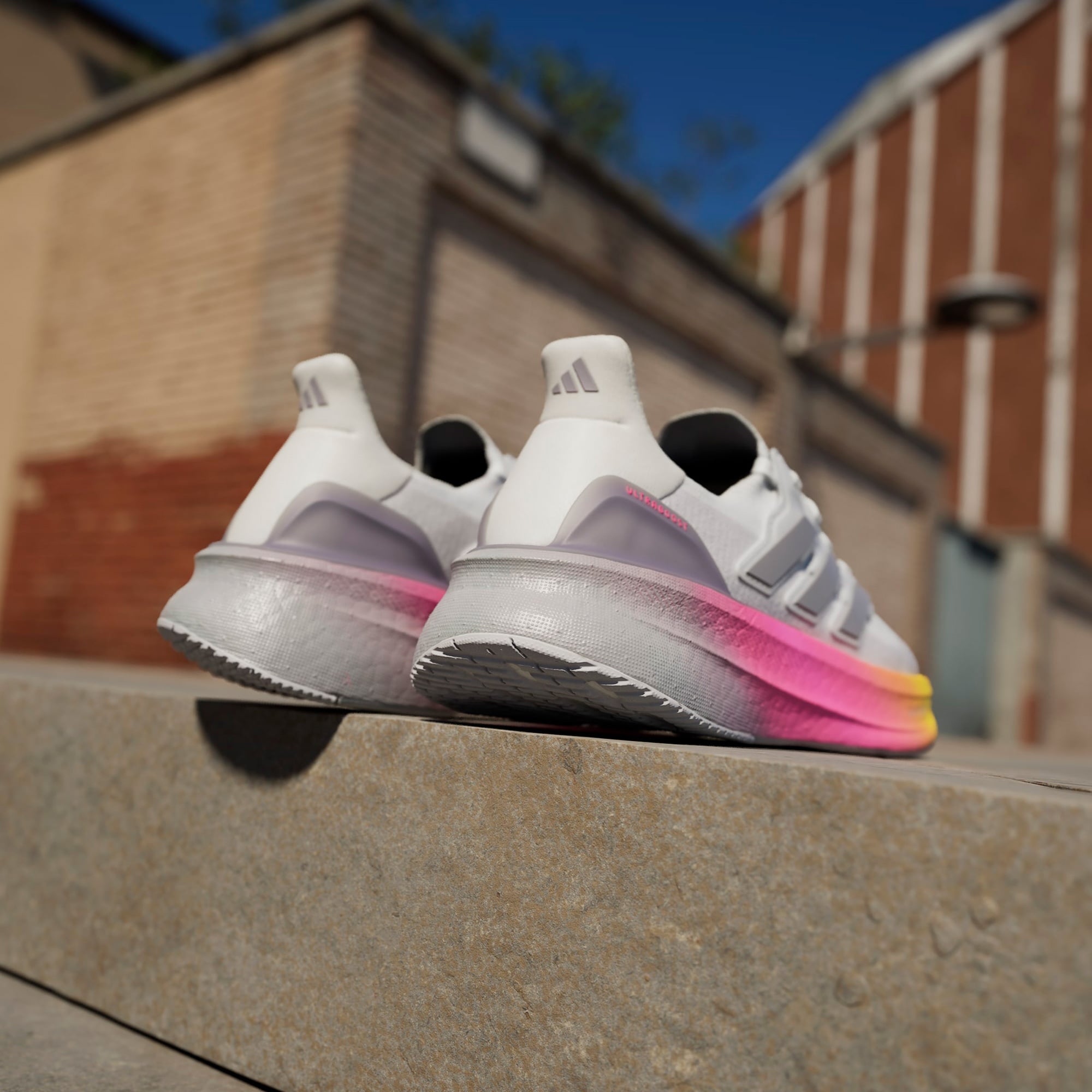 adidas Ultraboost 5 Kadın Beyaz Koşu Ayakkabısı