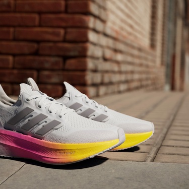  adidas Ultraboost 5 Kadın Beyaz Koşu Ayakkabısı