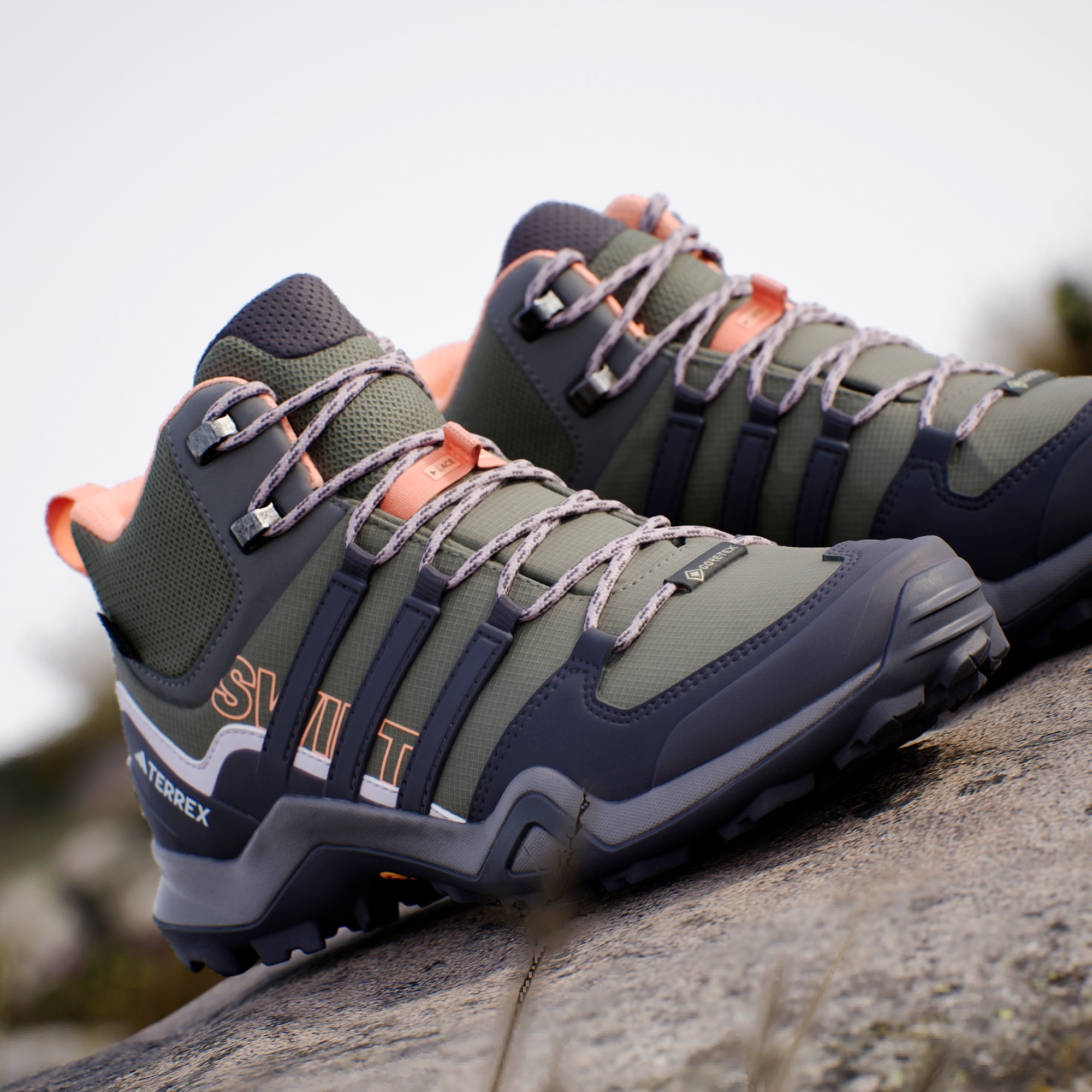 adidas Terrex Swift R2 Mid Kadın Yeşil Outdoor Ayakkabı