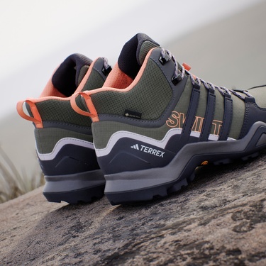  adidas Terrex Swift R2 Mid Kadın Yeşil Outdoor Ayakkabı