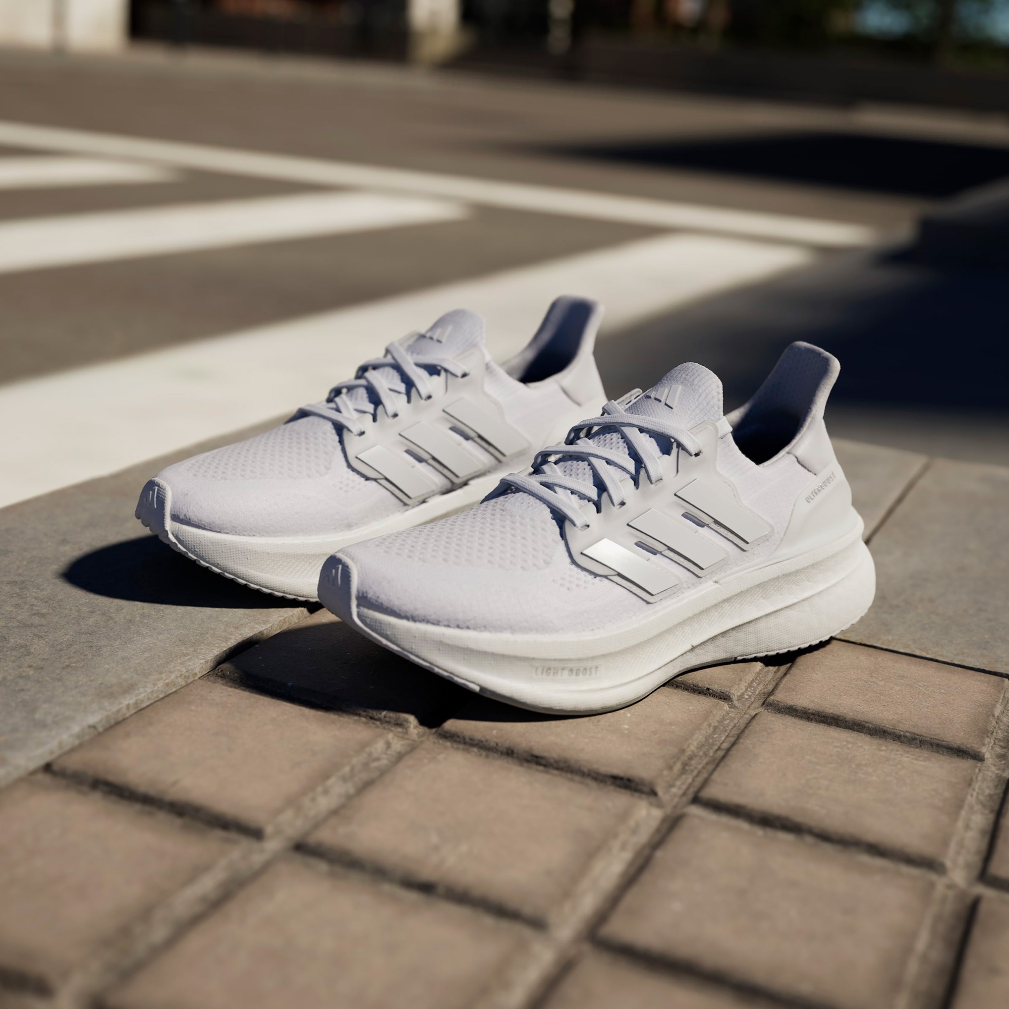 adidas Ultraboost 5 Kadın Beyaz Koşu Ayakkabısı