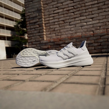  adidas Ultraboost 5 Kadın Beyaz Koşu Ayakkabısı
