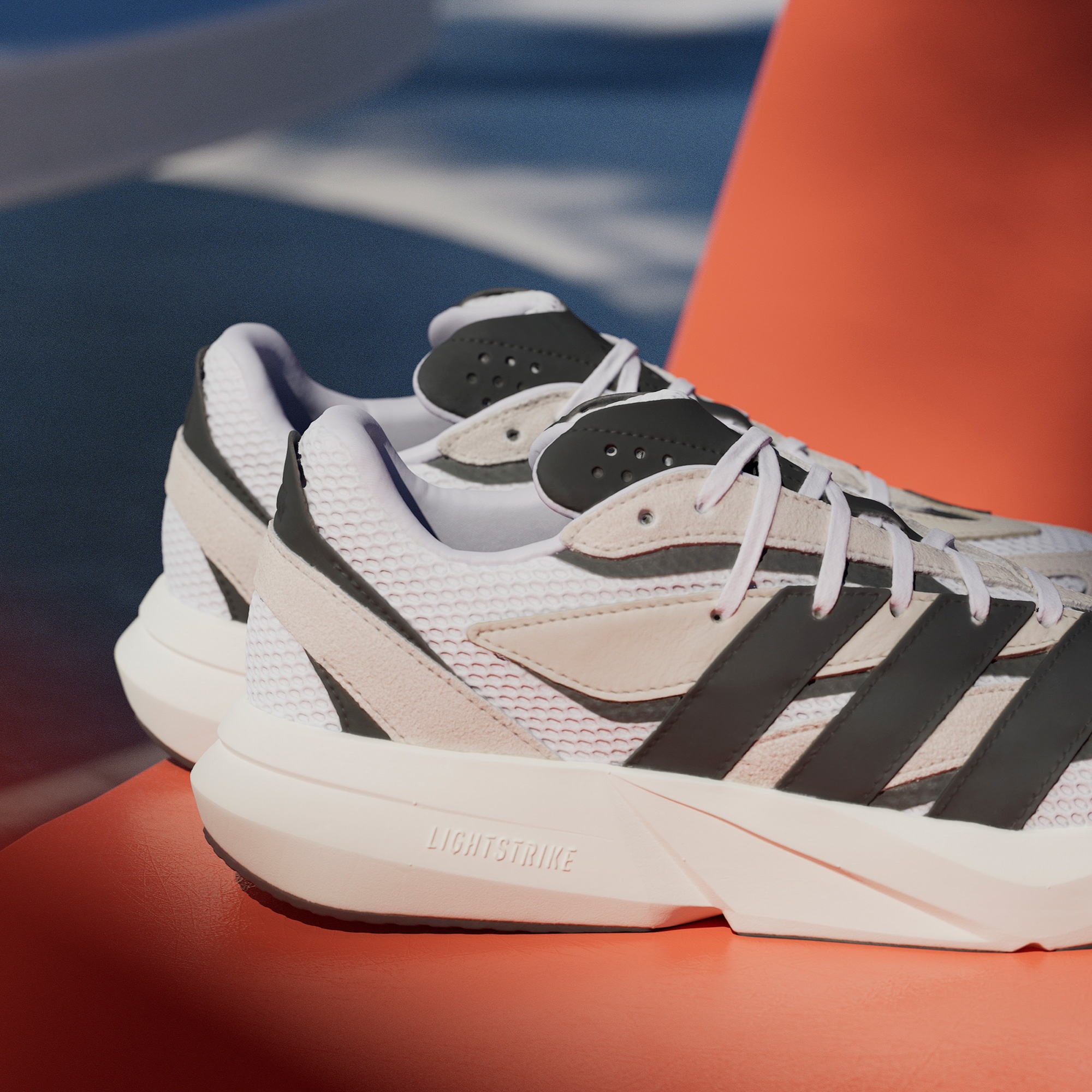 adidas Lightblaze Erkek Bej Günlük Spor Ayakkabı