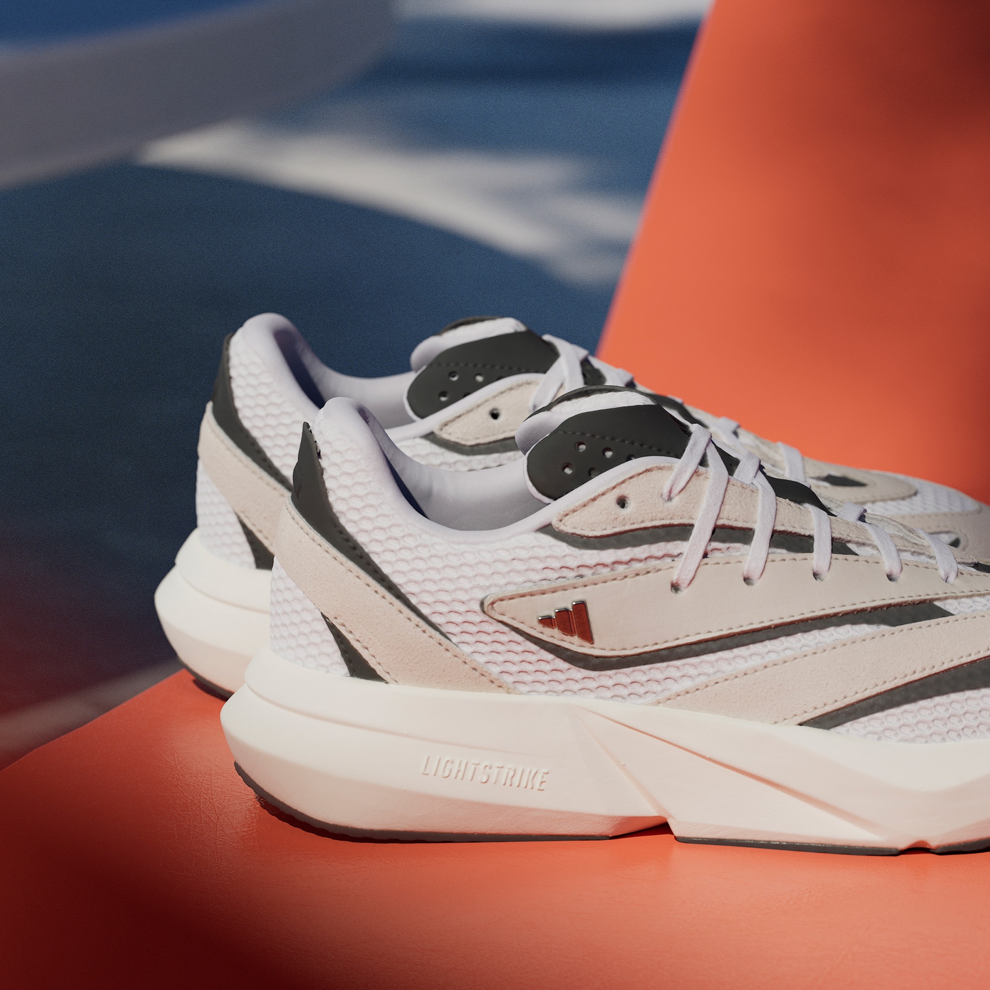 adidas Lightblaze Kadın Bej Koşu Ayakkabısı