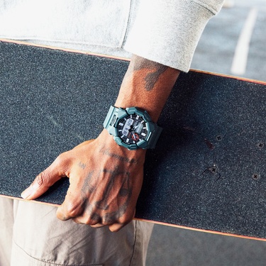  Casio GBD-300-1DR Erkek Gri-Siyah Kol Saati