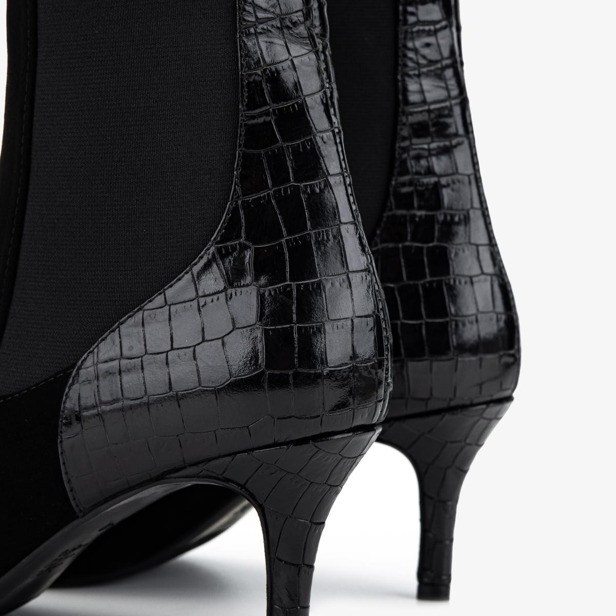 Valmenti Kadın Hakiki Deri Siyah Topuklu Bot