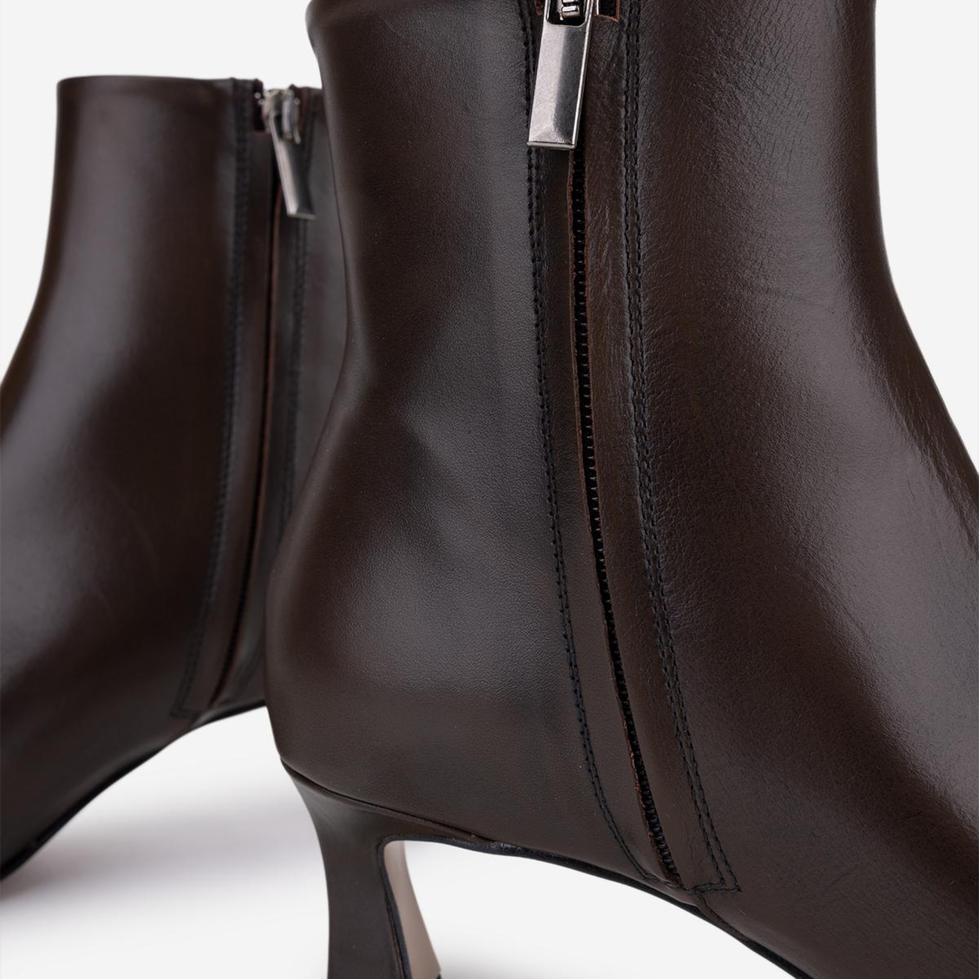 Valmenti Kadın Hakiki Deri Kahverengi Topuklu Bot