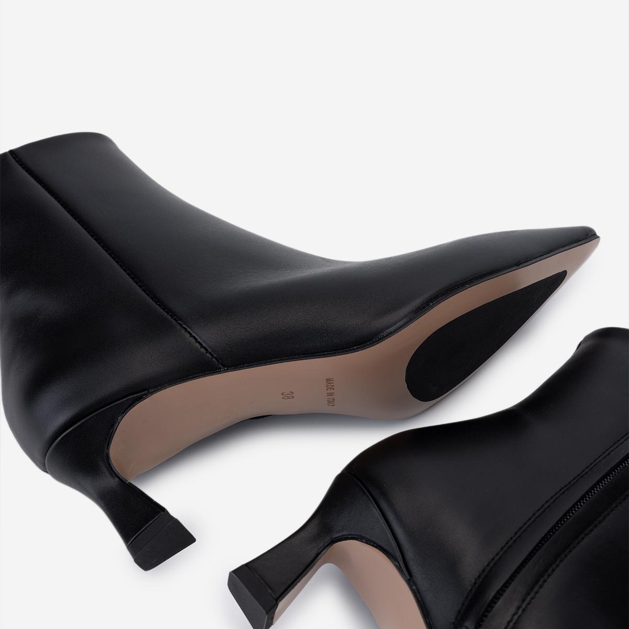 Valmenti Kadın Hakiki Deri Siyah Topuklu Bot