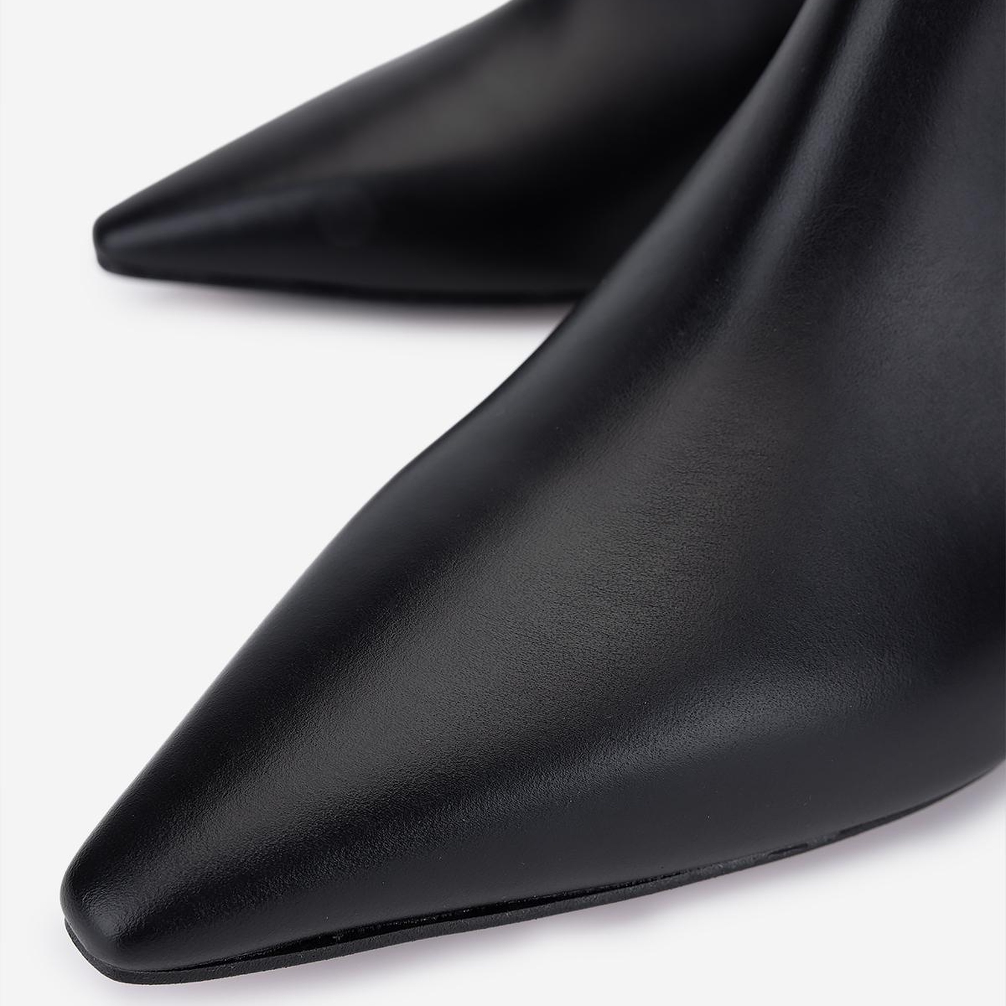 Valmenti Kadın Hakiki Deri Siyah Topuklu Bot