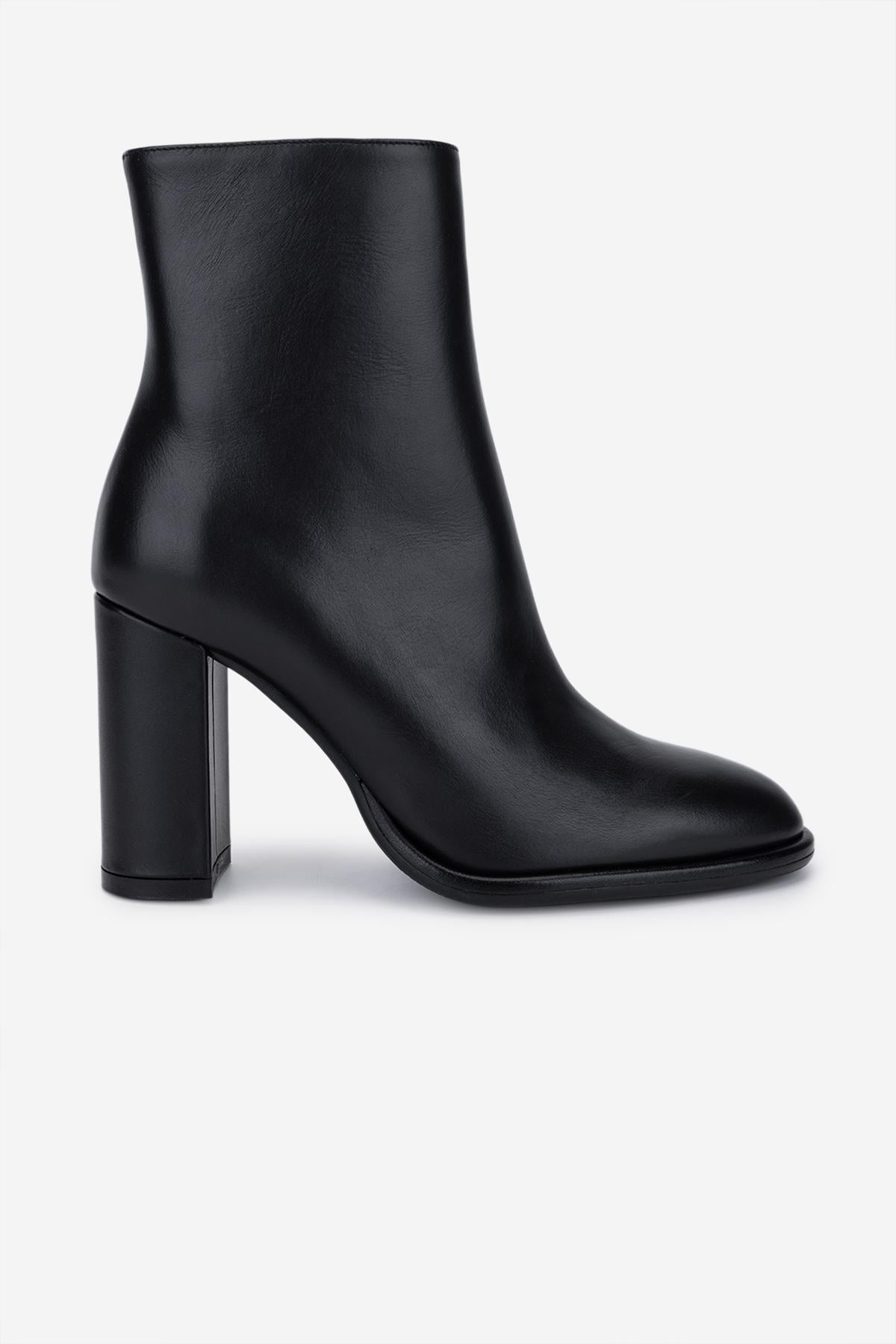  Valmenti Kadın Hakiki Deri Siyah Topuklu Bot