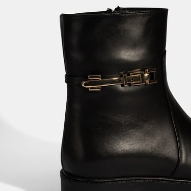  Kadın Siyah Metal Aksesuarlı Deri Bot