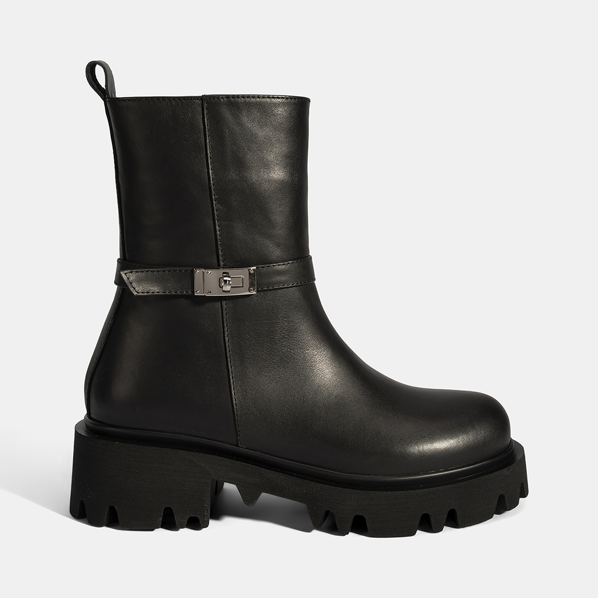 Kadın Siyah Metal Tokalı Kalın Tabanlı Deri Bot