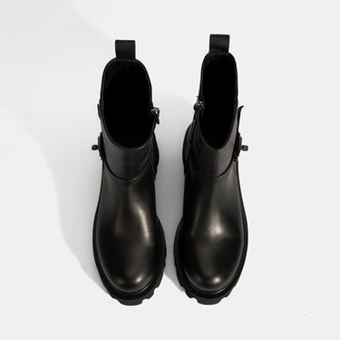  Kadın Siyah Metal Tokalı Kalın Tabanlı Deri Bot