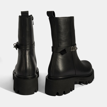  Kadın Siyah Metal Tokalı Kalın Tabanlı Deri Bot