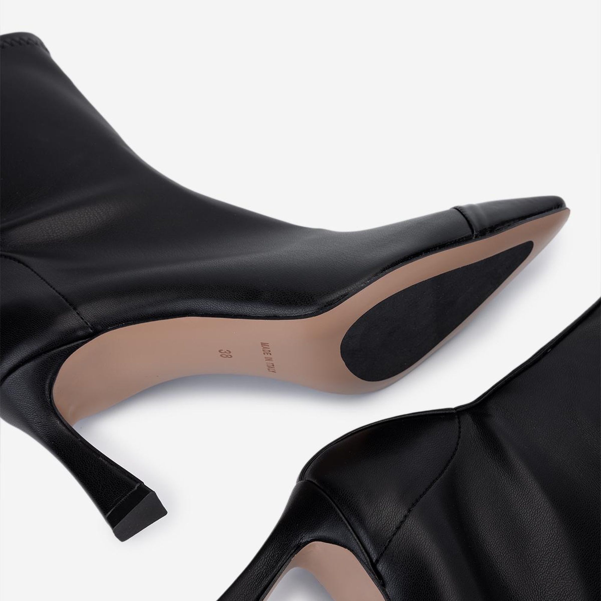 Valmenti Kadın Hakiki Deri Siyah Topuklu Bot