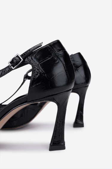  Valmenti Kadın Hakiki Deri Siyah Topuklu Ayakkabı