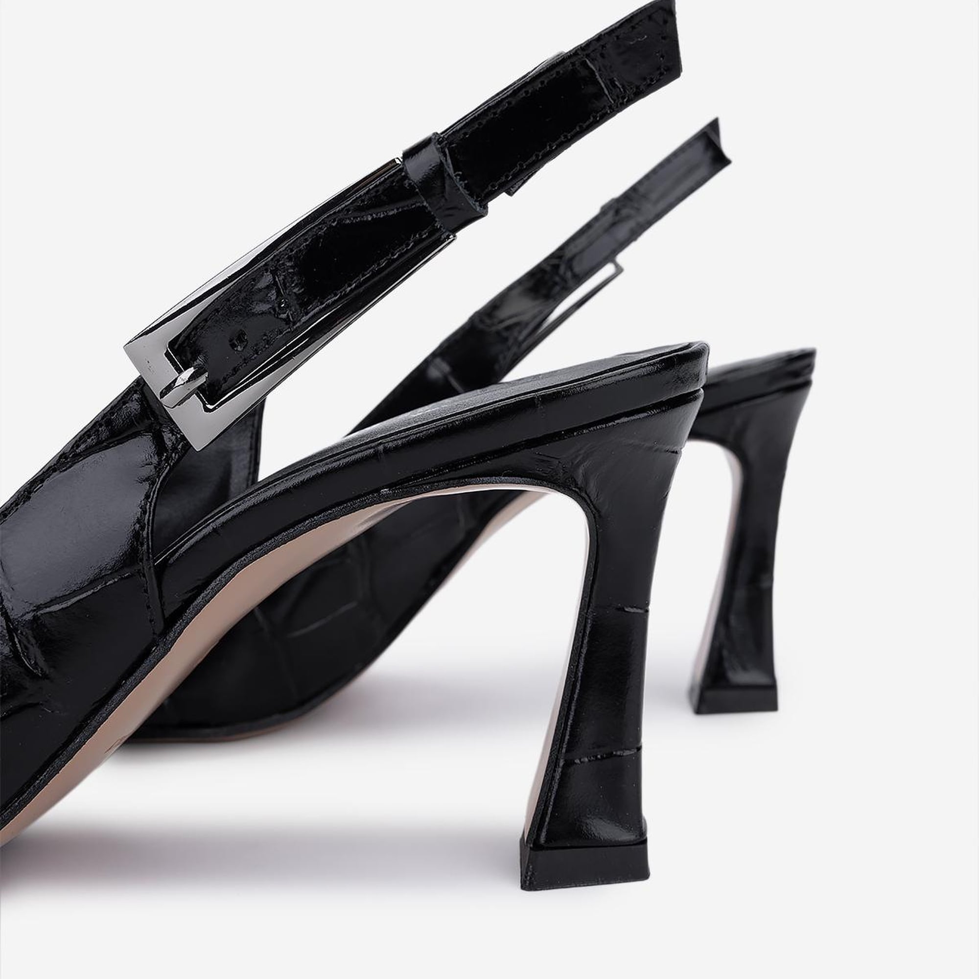 Valmenti Kadın Hakiki Deri Siyah Topuklu Ayakkabı