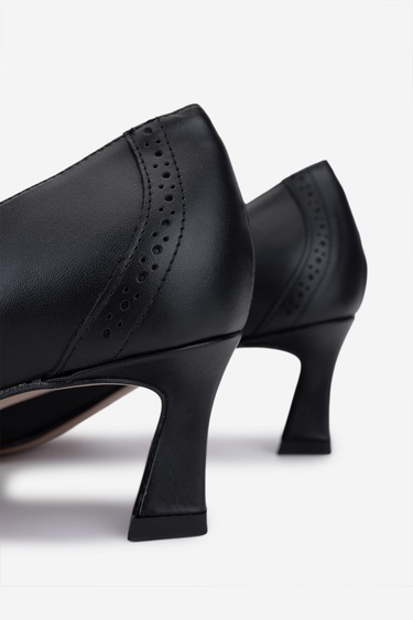  Valmenti Kadın Hakiki Deri Siyah Topuklu Ayakkabı